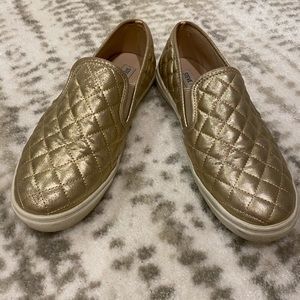 Steve Madden metallic gold size 7 sneakers